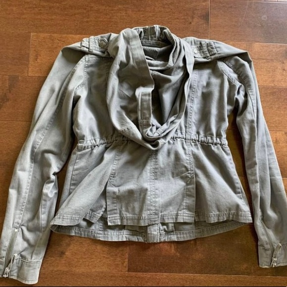 Shacket - Picture 2 of 4